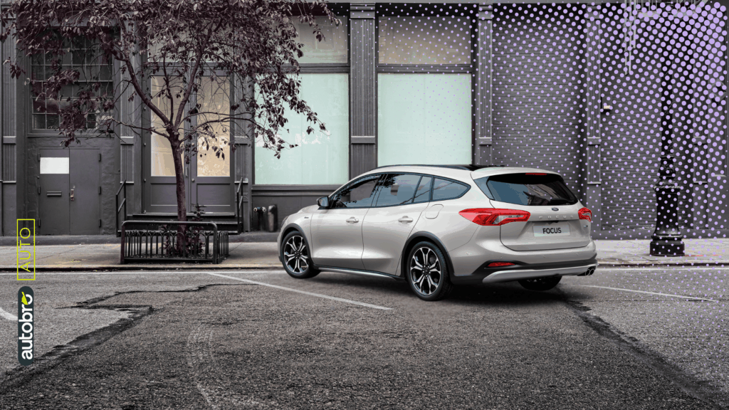 Ford Focus usata vista tre quarti posteriore