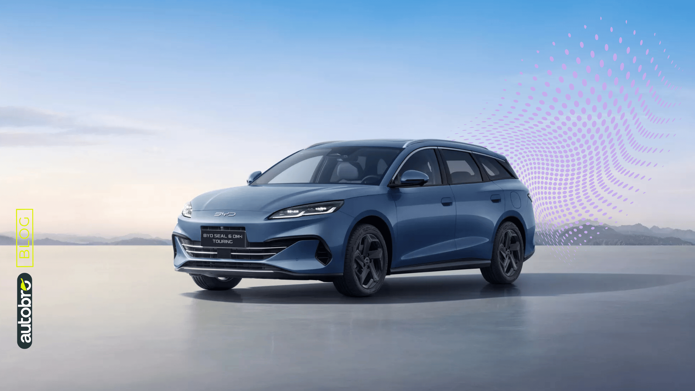 BYD Seal 6 plug-in hybrid 2026 vista frontale su strada