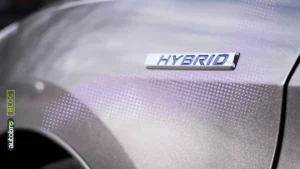Auto hybrid in ricarica