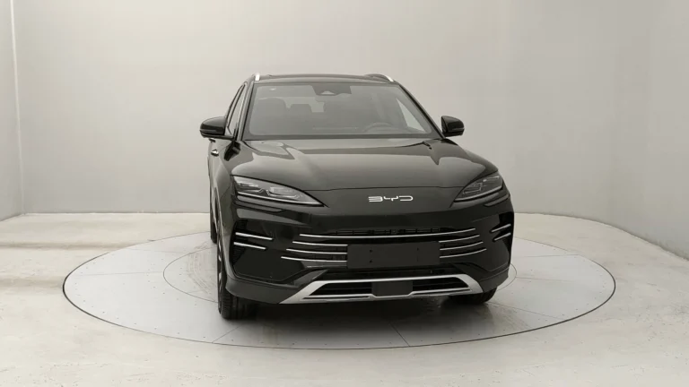 BYD Seal U vista frontale