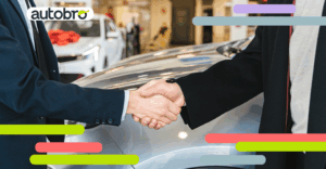 Concessionaria auto usata moderna con veicoli garantiti in esposizione.