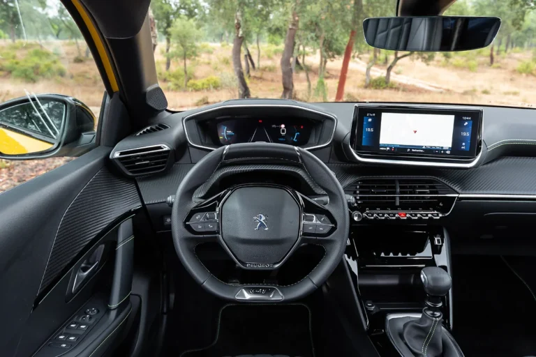 Interni Peugeot 208