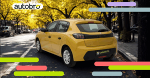 peugeot 208 2025 nuova su strada urbana, vista tre quarti